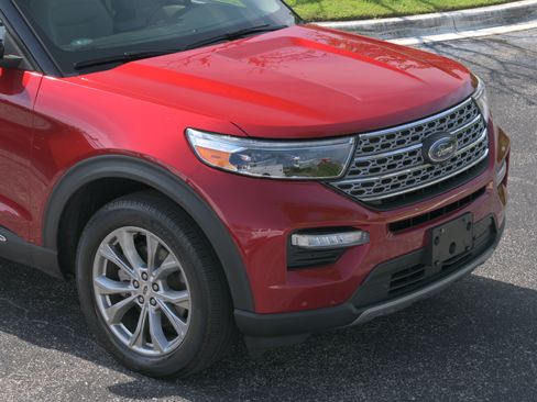 Used 2023 Ford Explorer Limited AWD/4WD image 31