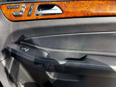 Used 2018 Mercedes-Benz GLS 450 4MATIC image 9