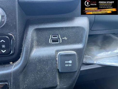 Used 2024 RAM ProMaster 2500 w/ Convenience Group image 20