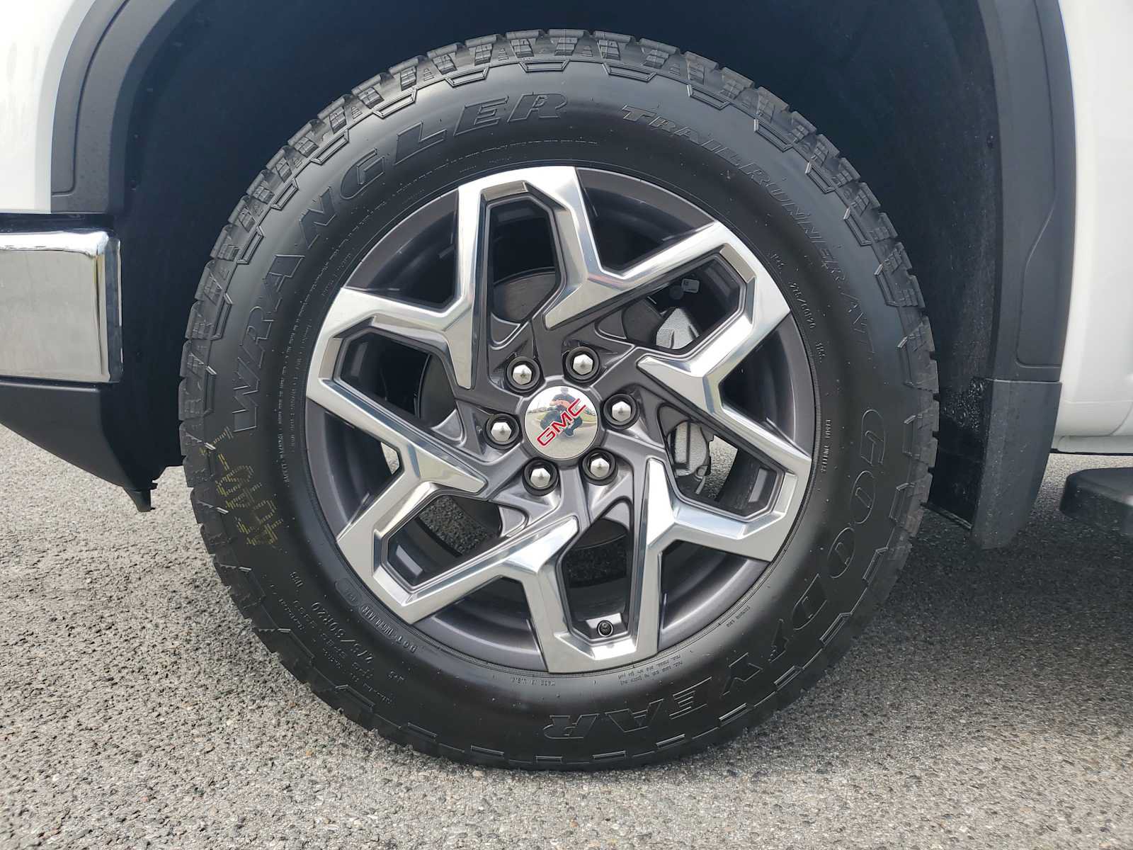 New 2026 GMC Sierra 1500 SLE w/ Preferred Package AWD/4WD image 26