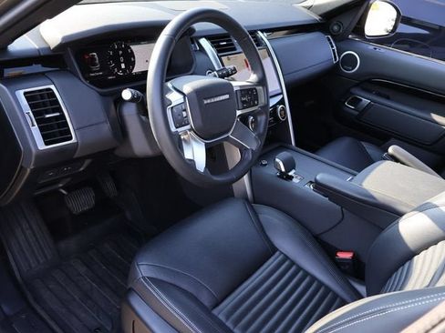 Used 2025 Land Rover Discovery S AWD/4WD image 19