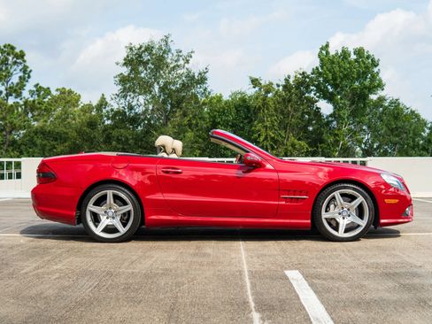 Used 2011 Mercedes-Benz SL 550 image 12