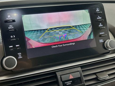 Used 2018 Honda Accord Touring image 23