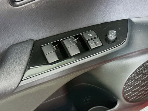 Used 2021 Toyota Prius Prime XLE image 15