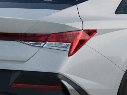 New 2026 Hyundai Elantra SE FWD image 10