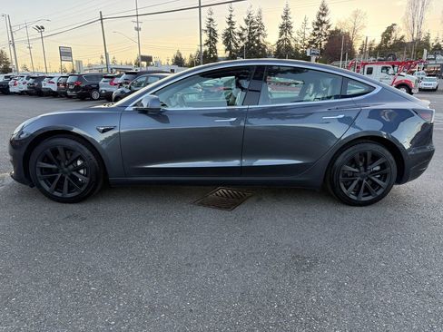 Used 2019 Tesla Model 3 Standard Range Plus image 4