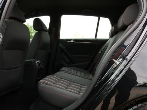 Used 2013 Volkswagen Golf 4-Door FWD image 39