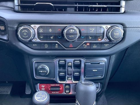 New 2026 Jeep Gladiator Rubicon AWD/4WD image 16