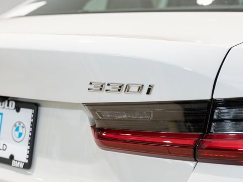 Used 2025 BMW 330i xDrive Sedan w/ Convenience Package image 10