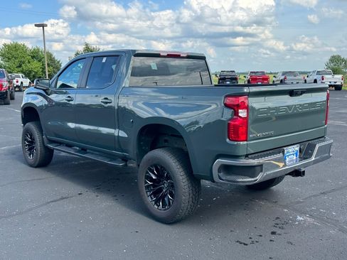 Used 2025 Chevrolet Silverado 1500 LT AWD/4WD image 3
