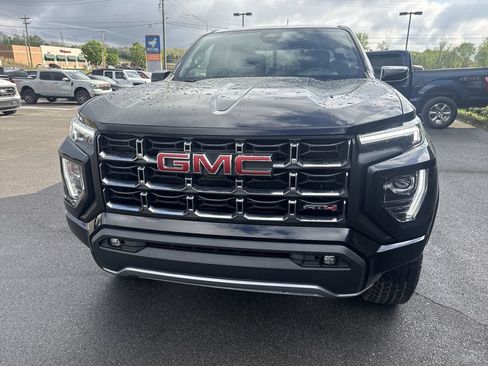 Used 2024 GMC Canyon AT4 w/ AT4 Premium Package AWD/4WD image 2