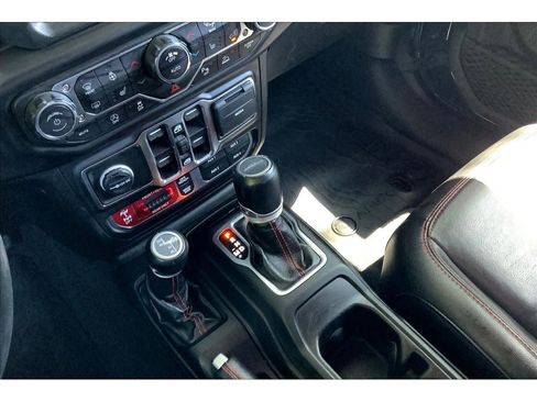 Used 2020 Jeep Gladiator Rubicon image 16