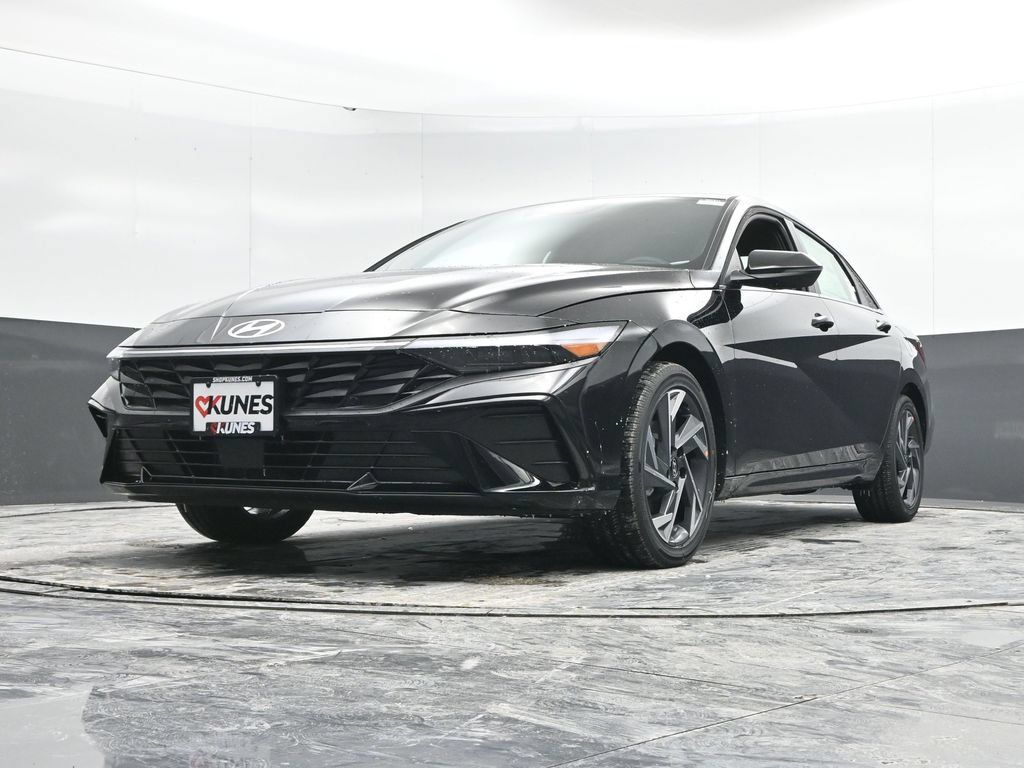 Used 2026 Hyundai Elantra Limited w/ Cargo Package FWD image 49
