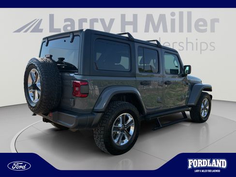 Used 2020 Jeep Wrangler Unlimited Sahara AWD/4WD image 5