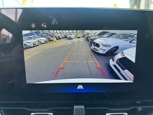 Used 2025 Chevrolet Equinox LT image 17