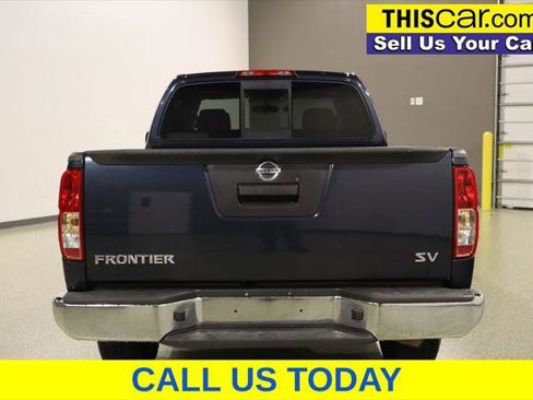 Used 2015 Nissan Frontier SV RWD image 6
