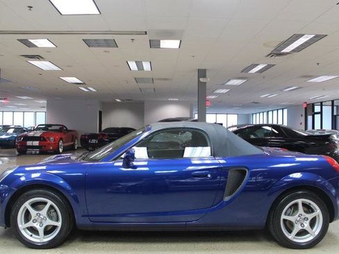 Used 2001 Toyota MR2 RWD image 18