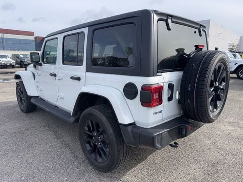 Used 2021 Jeep Wrangler Unlimited Sahara w/ Cold Weather Group image 7