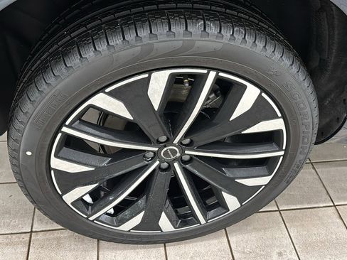 New 2026 Volvo XC90 T8 Ultra w/ Protection Package Premier image 32