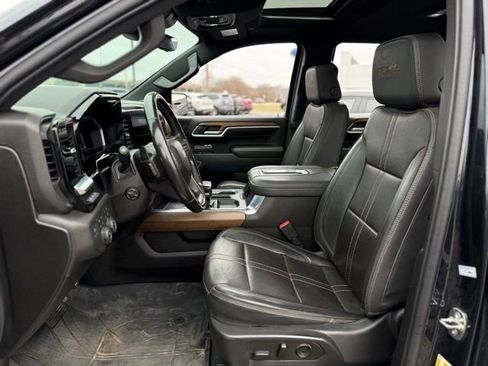 Used 2022 Chevrolet Silverado 1500 High Country w/ High Country Premium Package image 2