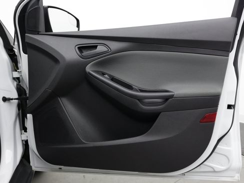 Used 2014 Ford Focus S FWD image 30