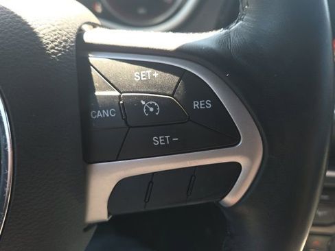 Used 2016 Dodge Challenger SXT Plus image 28