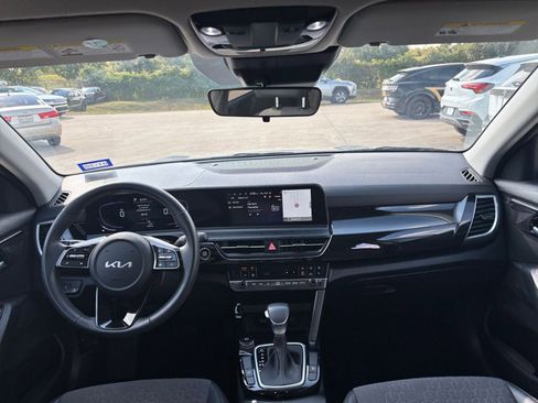 Used 2025 Kia Seltos S image 31