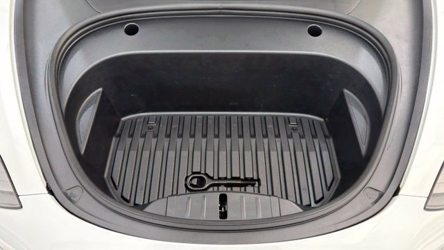 Used 2023 Tesla Model 3 Standard Range RWD image 9