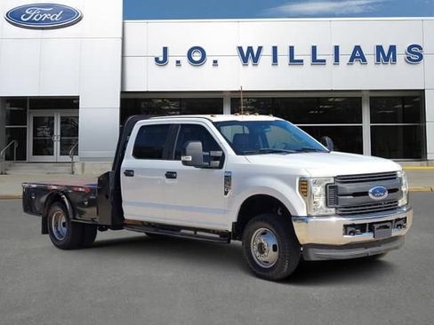 Used 2018 Ford F350 XL w/ Power Equipment Group AWD/4WD image 1