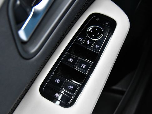 Used 2023 Nissan Ariya FWD image 38