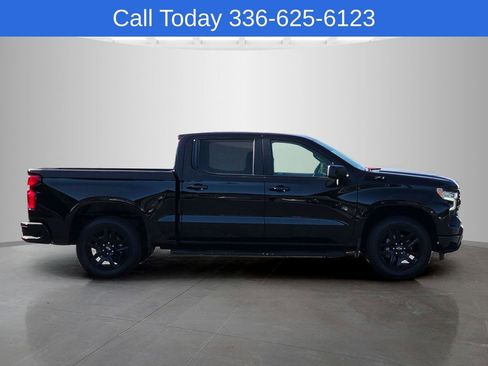 Used 2023 Chevrolet Silverado 1500 RST w/ Z71 Off-Road Package AWD/4WD image 7