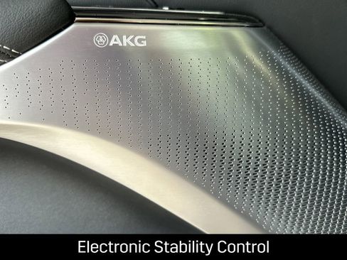 New 2026 Cadillac Lyriq V image 11