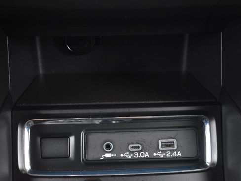 Used 2024 Subaru Ascent Premium w/ Convenience Package AWD/4WD image 11