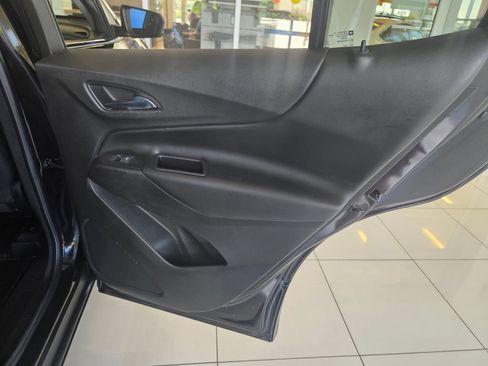 Used 2020 Chevrolet Equinox LT w/ Driver Convenience Package FWD image 24