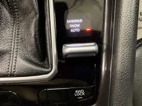 Used 2024 Jeep Compass Latitude image 28