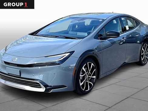 Used 2025 Toyota Prius Plug-In Hybrid image 1
