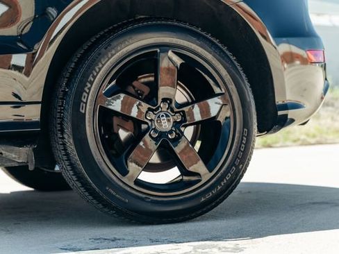 Used 2011 Audi Q5 3.2 Premium Plus w/ Audi MMI Navigation Plus Pkg image 50