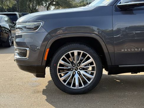 New 2025 Jeep Wagoneer L Series II image 9