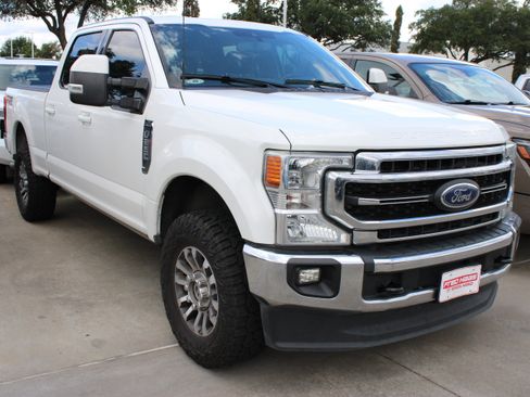 Used 2022 Ford F250 Lariat w/ Lariat Value Package AWD/4WD image 2