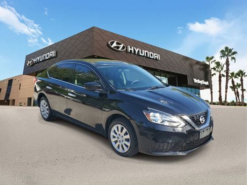 Used 2017 Nissan Sentra SV image 4