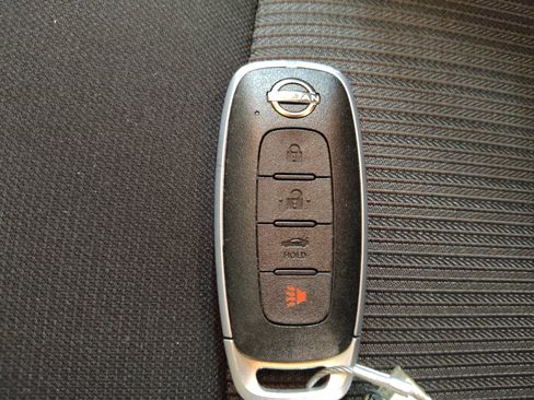 Used 2025 Nissan Sentra SV image 32