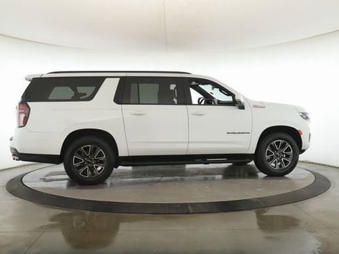 Used 2023 Chevrolet Suburban Z71 image 6