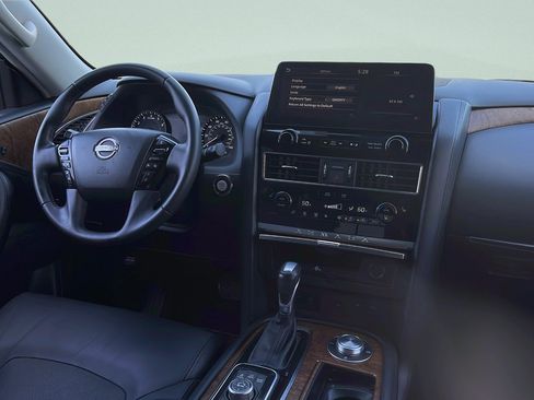Used 2021 Nissan Armada SL w/ Captain's Chairs Package AWD/4WD image 29