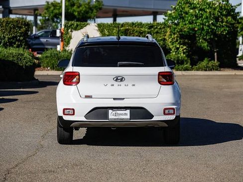 Certified 2023 Hyundai Venue Limited image 4