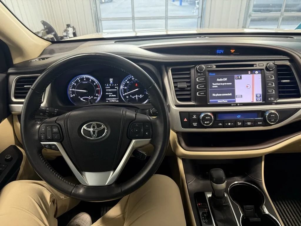 Used 2015 Toyota Highlander XLE AWD/4WD image 11
