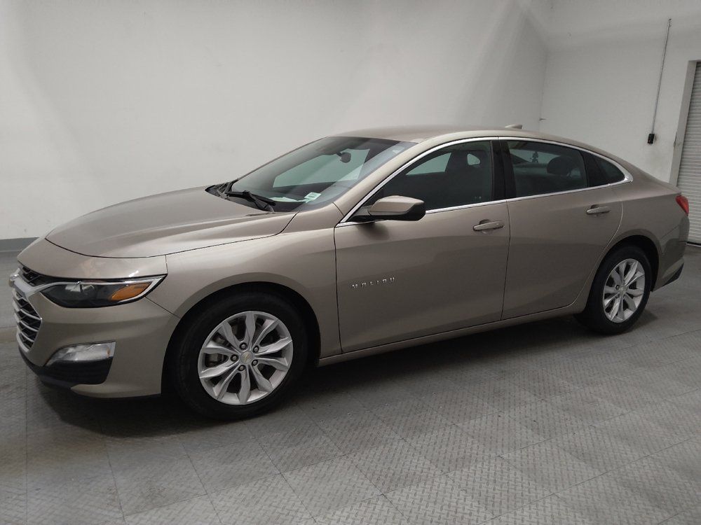 Used 2025 Chevrolet Malibu LT FWD image 2