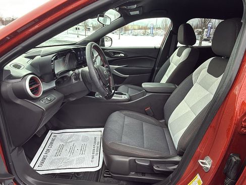 Used 2024 Chevrolet Trax RS w/ Driver Confidence Package image 25