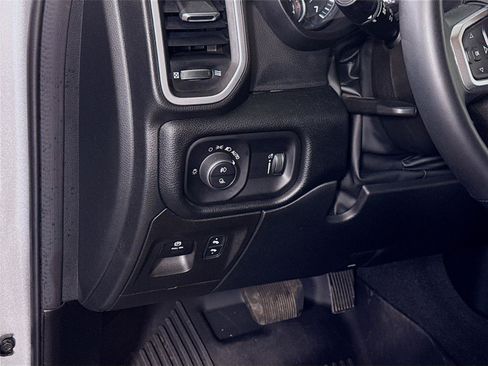 Used 2022 RAM 1500 Big Horn AWD/4WD image 4