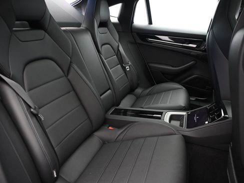 Used 2024 Porsche Panamera 4 image 25