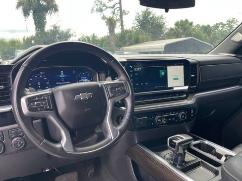 Used 2025 Chevrolet Silverado 1500 LT Trail Boss w/ LT Trail Boss Premium Package AWD/4WD image 13